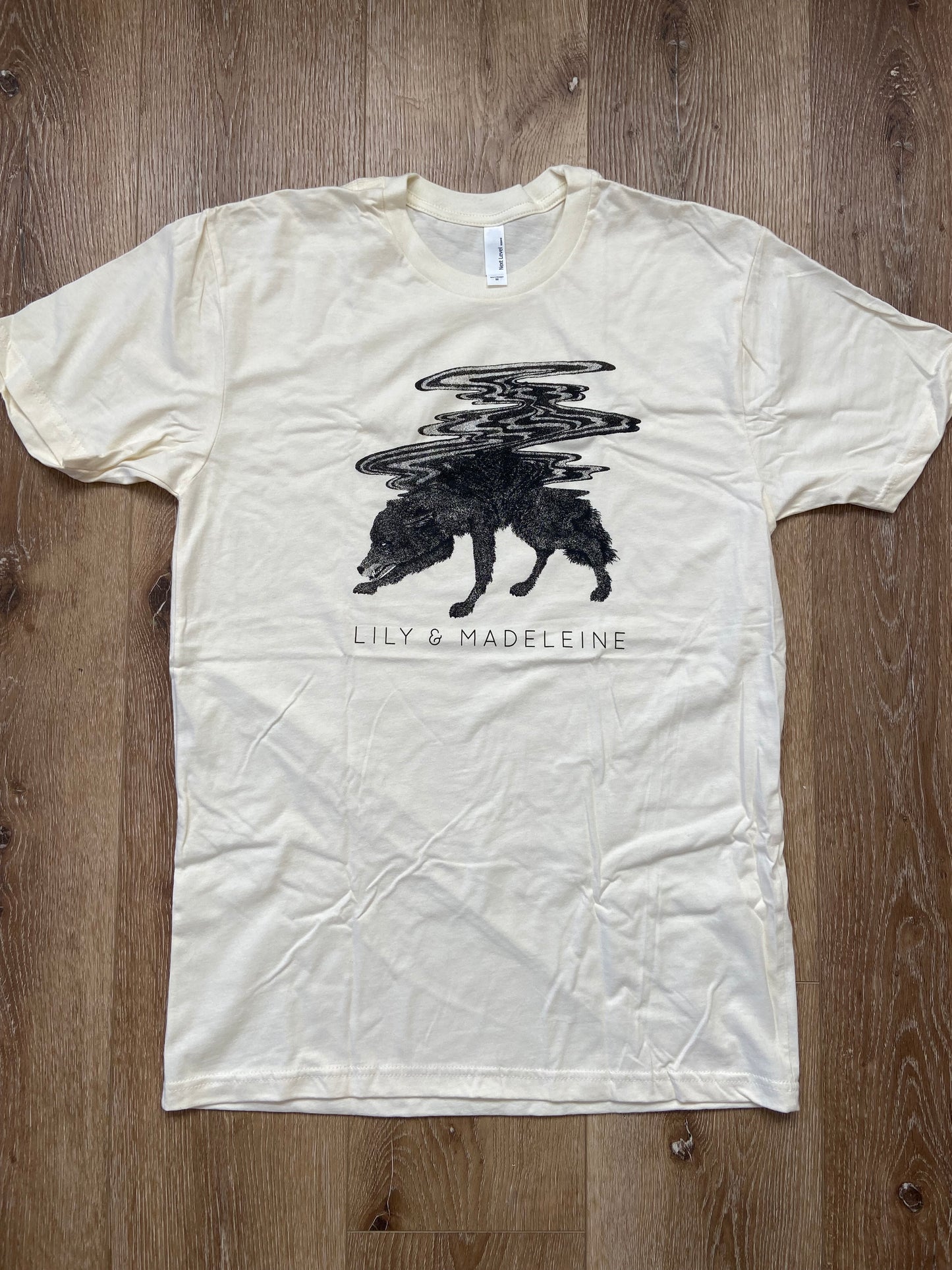 Lily & Madeleine Wolf Tshirt